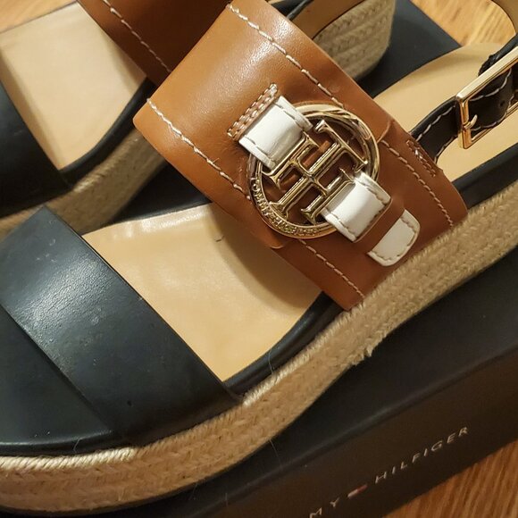 Tommy Hilfiger Platform Sandals, Black, Tan & Gold. - Picture 3 of 3